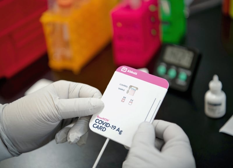 abbott-medical-device-growth-offsets-q3-diagnostics-slide-as-covid-testing-wanes